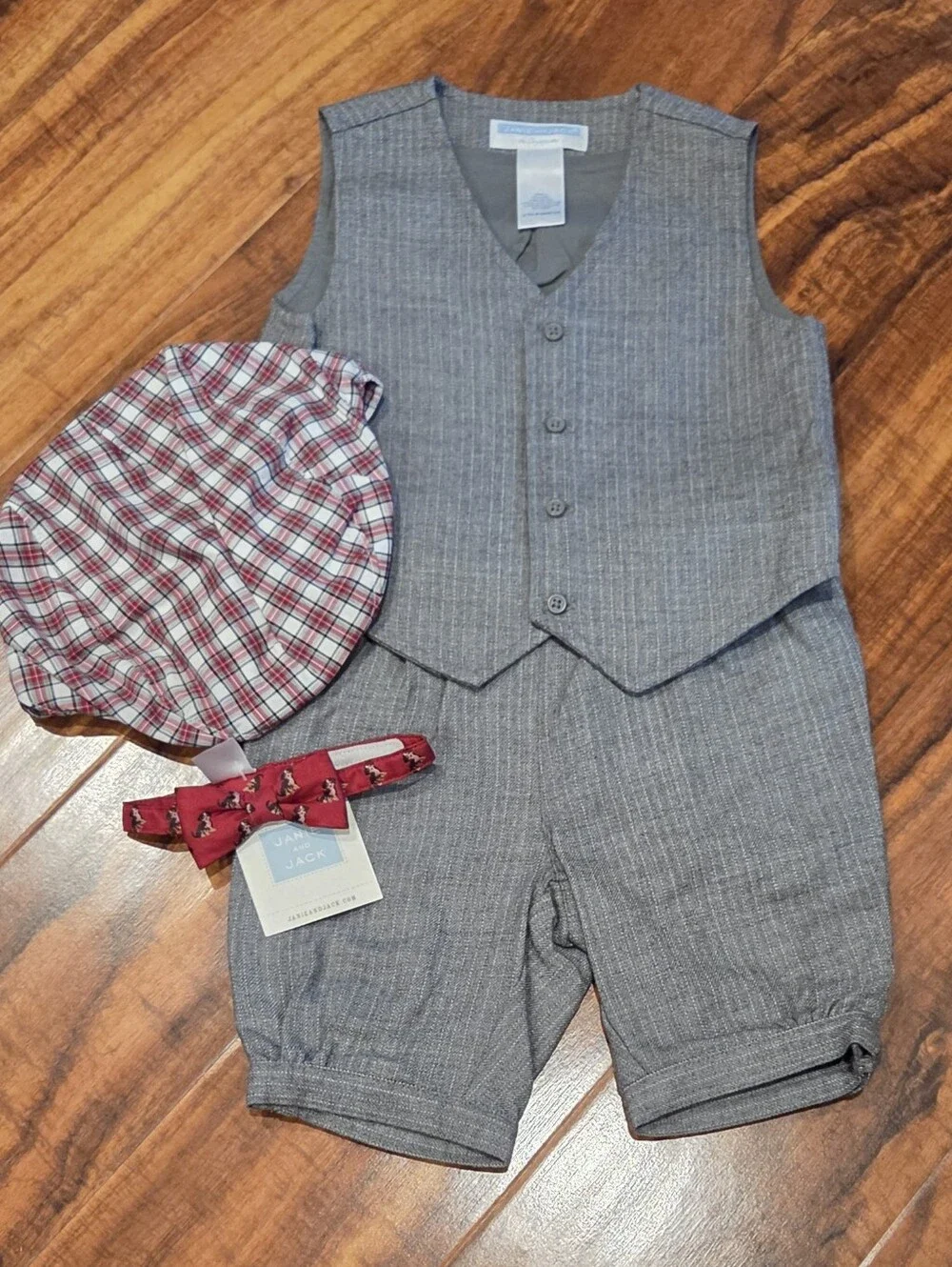 Janie and Jack EUC/NWT 12-18 Month Gray Vest, Knickers, Dog Bowtie and Plaid Cap